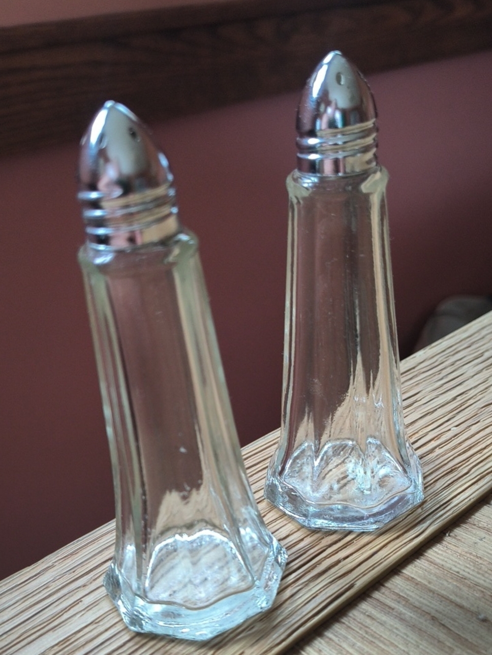 Vintage 70s Diner Glass Salt & Pepper Shakers Eiffel Tower Made In Taiwan 4.5"